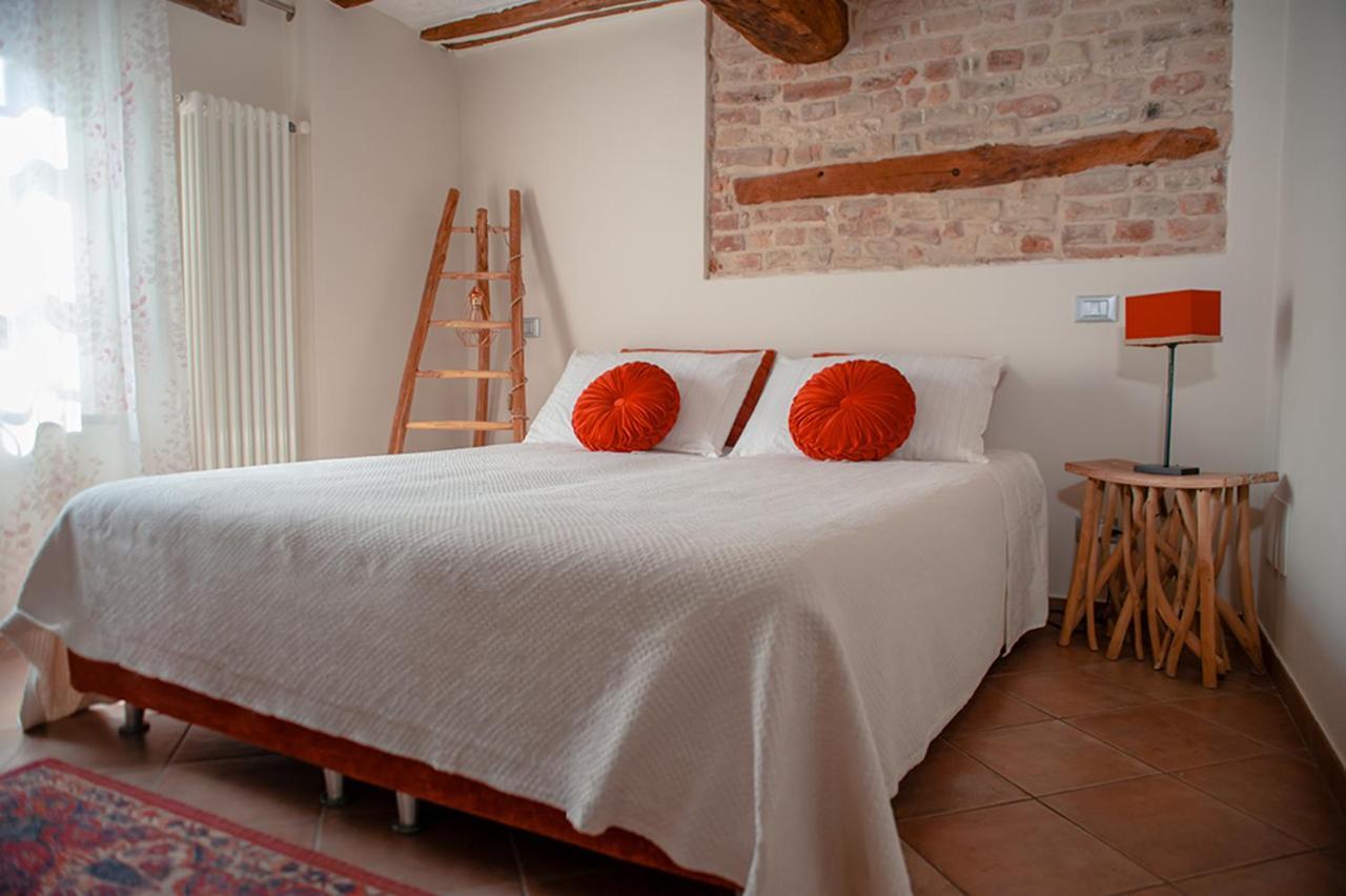Il Giardino Sul Tetto B&B Guarene Exterior foto